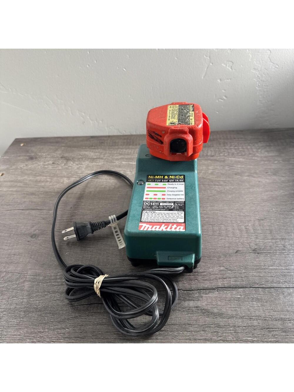 Makita DC1411 OEM Battery Charger With Battery